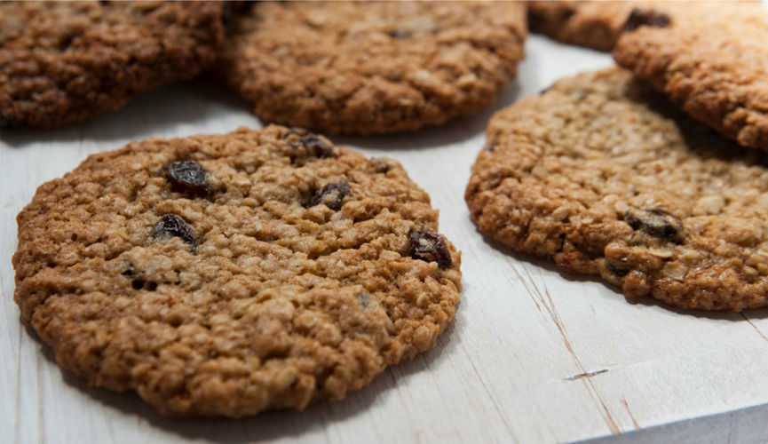 Raisin and oatmeal cookies