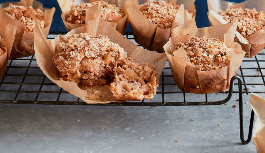 Vegan apple crumble muffins