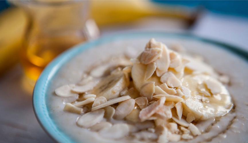 Banana and honey porridge