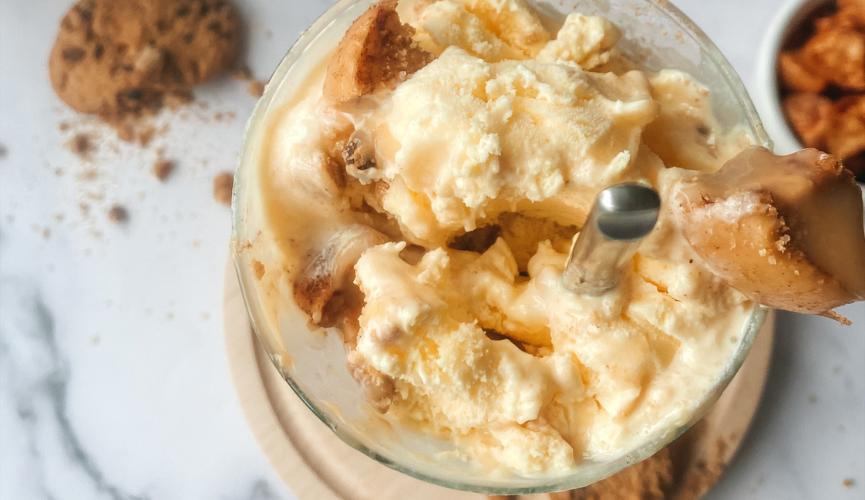 Apple crumble ice cream sundae