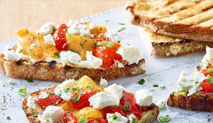 Pepper & goat’s cheese bruschetta